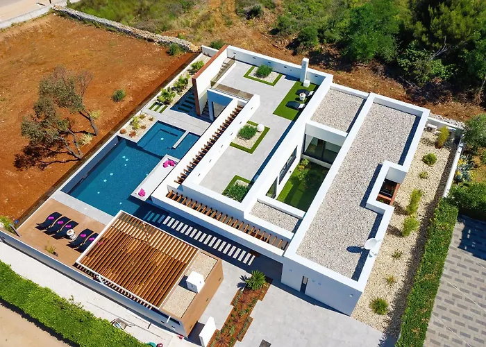 Zatonka Royal Vila
